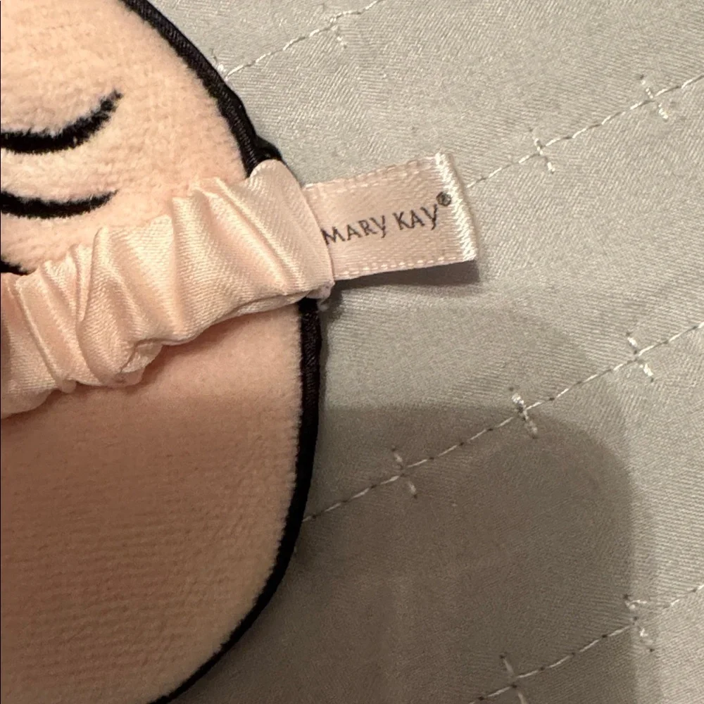 Mary Kay Soft Pink Eyelash Sleep Mask, NWOT